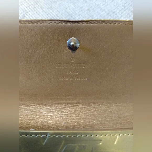 PENDING TRADE ❣️ 🎉SALE - Louis Vuitton wallet - Picture 4 of 10
